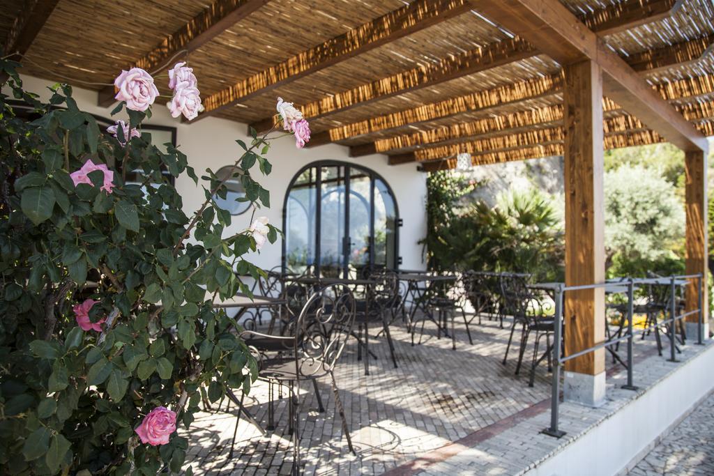 Hotel Villa Enrica - Aeolian Charme Ліпарі Екстер'єр фото